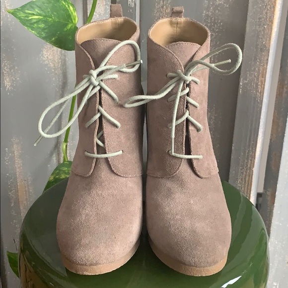 Steve Madden Suede wedge heel lace up boots - Picture 4 of 11